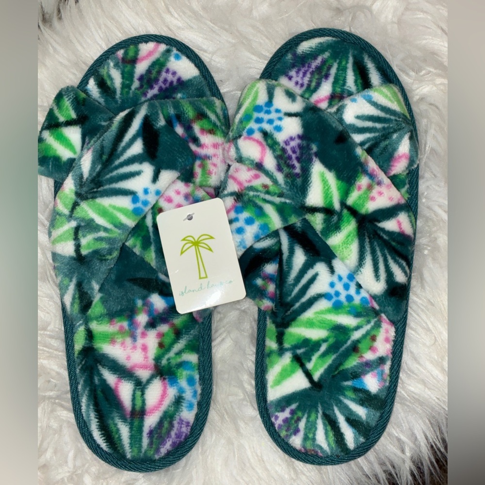 NWT Island Haus Co. The Island Time Slippers Sz S/M
